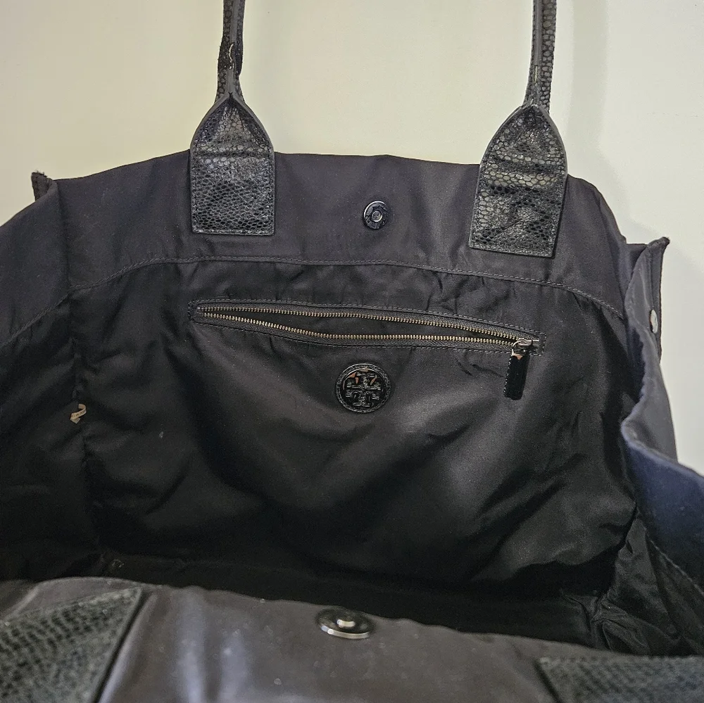 LikeNew!Tory Burch XXL Black Nylon and snake leather Tote bag - Picture 11 of 12
